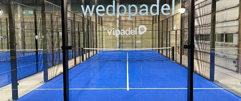 Padelbane, inde, single