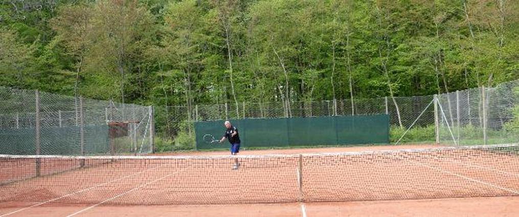 Tennisbane, grus