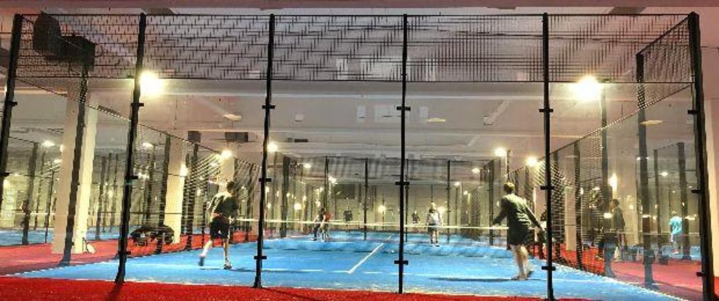 Padelbane, inde